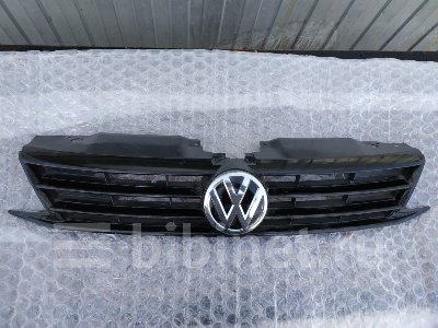 Купить Решетку радиатора на Volkswagen Jetta 2015г.  в Красноярске