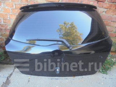 Купить Дверь заднюю багажника на Toyota Vitz SCP90 во Владивостоке