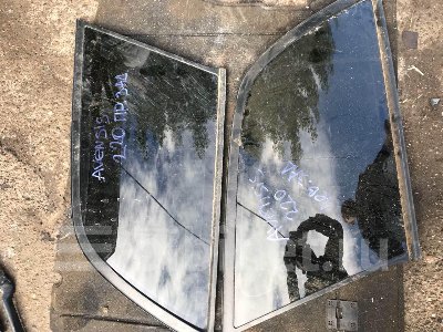 Купить Стекло собачника на Toyota Avensis 1997г. AT220L правое в Красноярске
