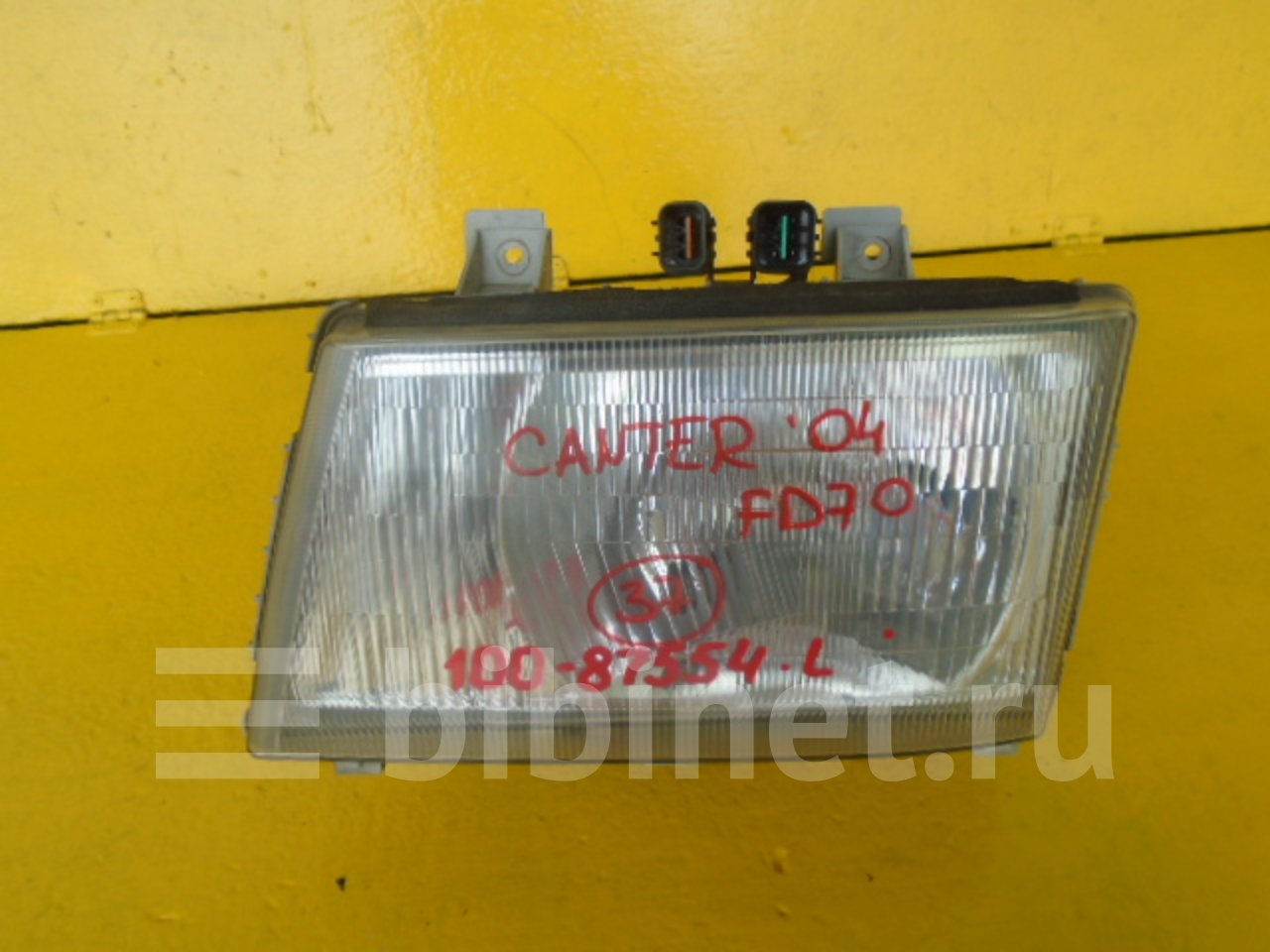 Фары mitsubishi canter. Mitsubishi Canter. Митсубиси Кантер 96 год цоколь фары. Регулировка фар Митсубиси Кантер. Задние фары Мицубиси Делика.