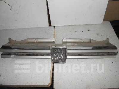 Купить Решетку радиатора на Peugeot 605 1993г. в Минске