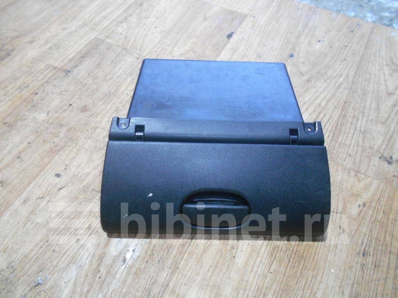 Коврику в багажнике быть и устранил дребезг крышки бардачка - Opel Corsa D, 1,4 