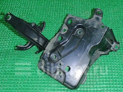 Купить Крепление аккумулятора на Toyota Vitz 2005г. SCP90 2SZ-FE в Новосибирске