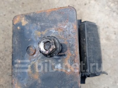 Купить Подушку двигателя на Mitsubishi Canter 2000г. 4M51 левую в Чите