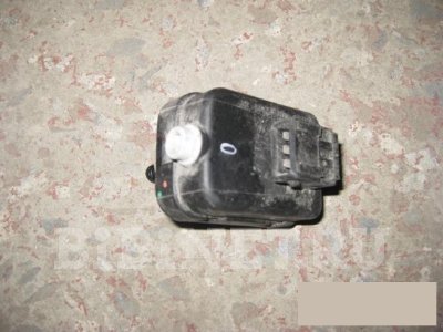 Купить Фару на Toyota Yaris 2011г. левую в Челябинске
