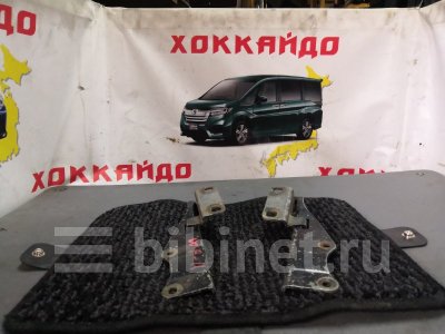 Купить Петлю капота на Nissan Primera P11 SR18DE  в Красноярске