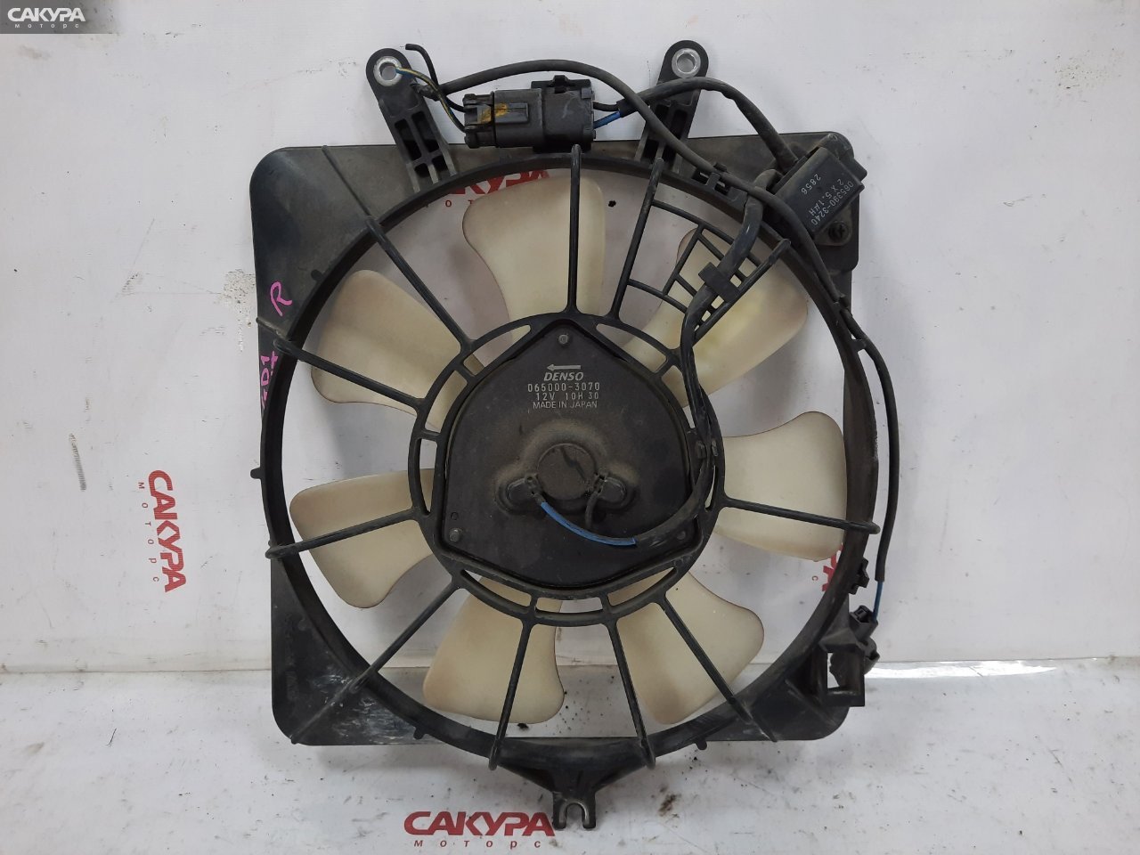 Вентилятор радиатора двигателя правый Honda FIT GD1 L13A: купить в Сакура Красноярск.