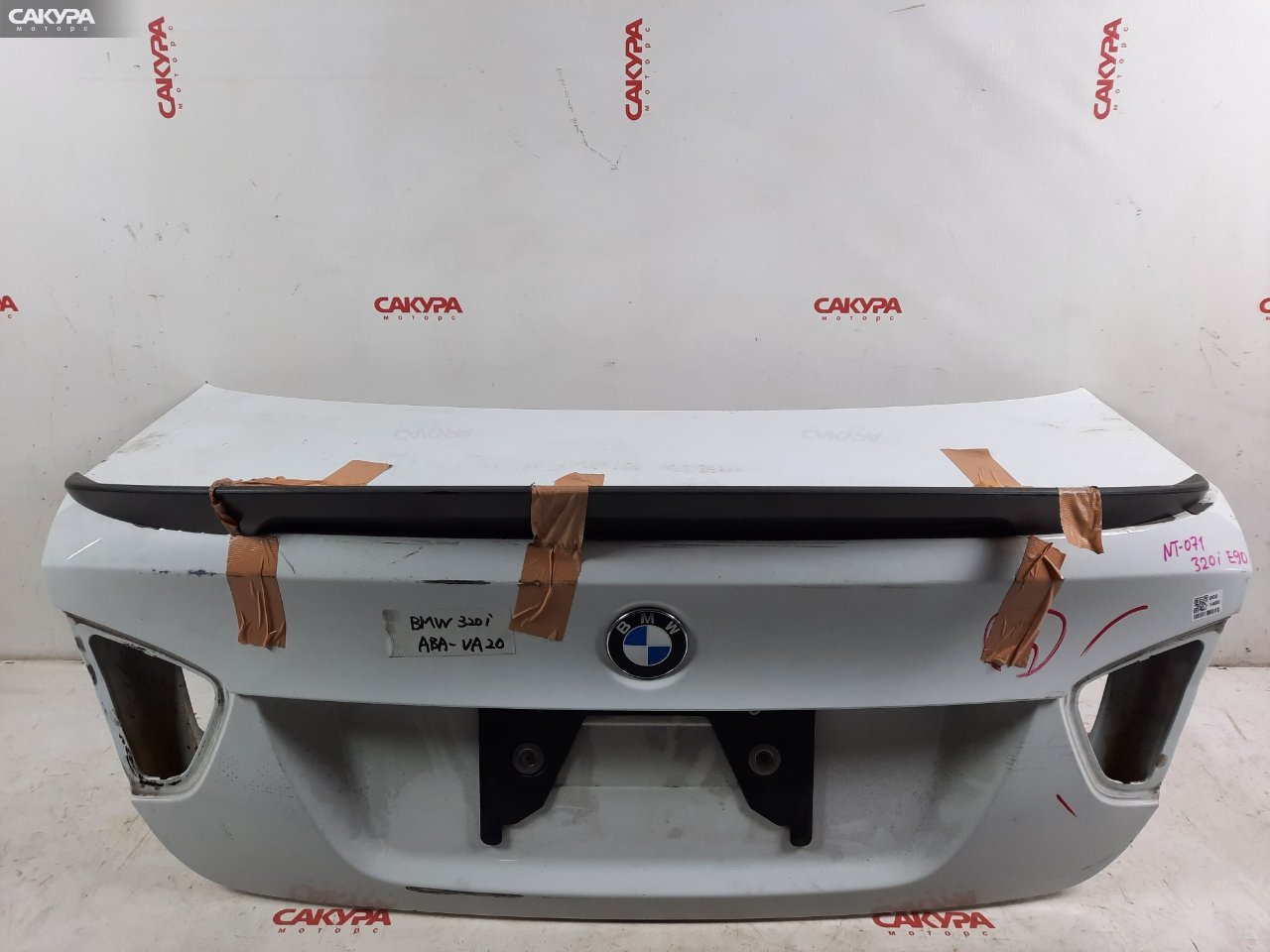 Крышка багажника BMW 320i E90 N46 B20 B: купить в Сакура Красноярск.