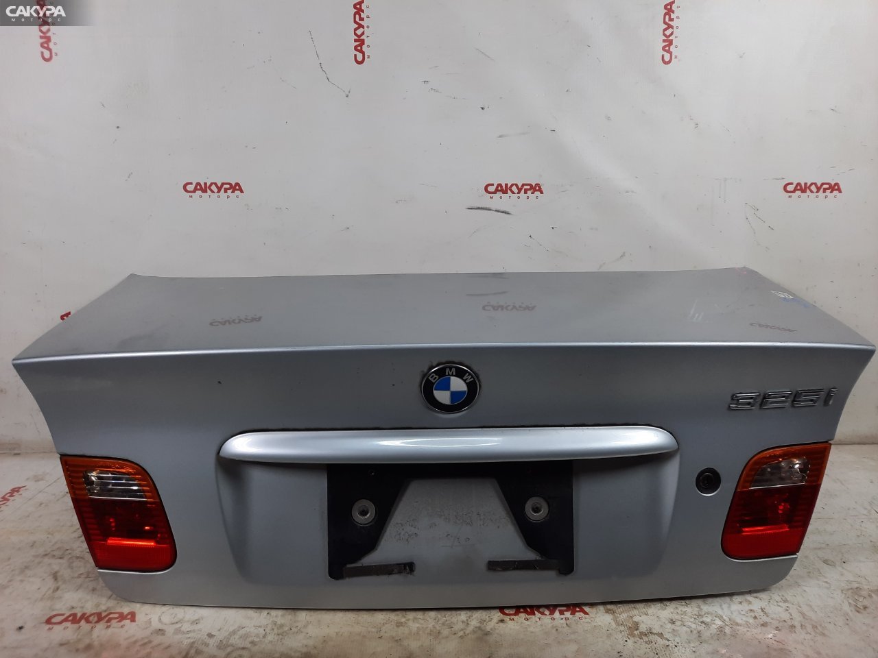 Крышка багажника BMW 325i E46 M54 B25: купить в Сакура Красноярск.