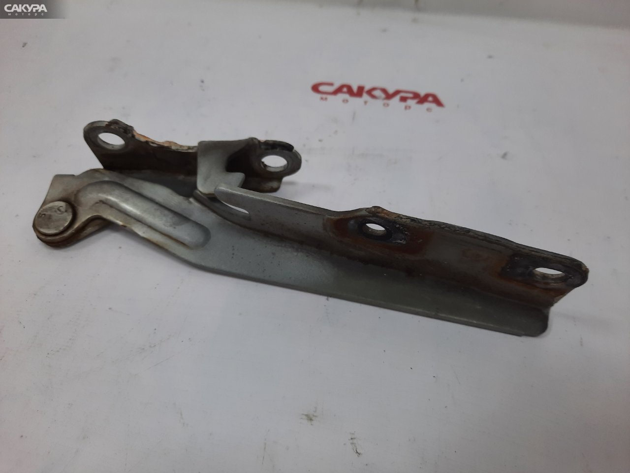 Кронштейн капота правый Nissan Primera HNP10 SR20DE: купить в Сакура Красноярск.