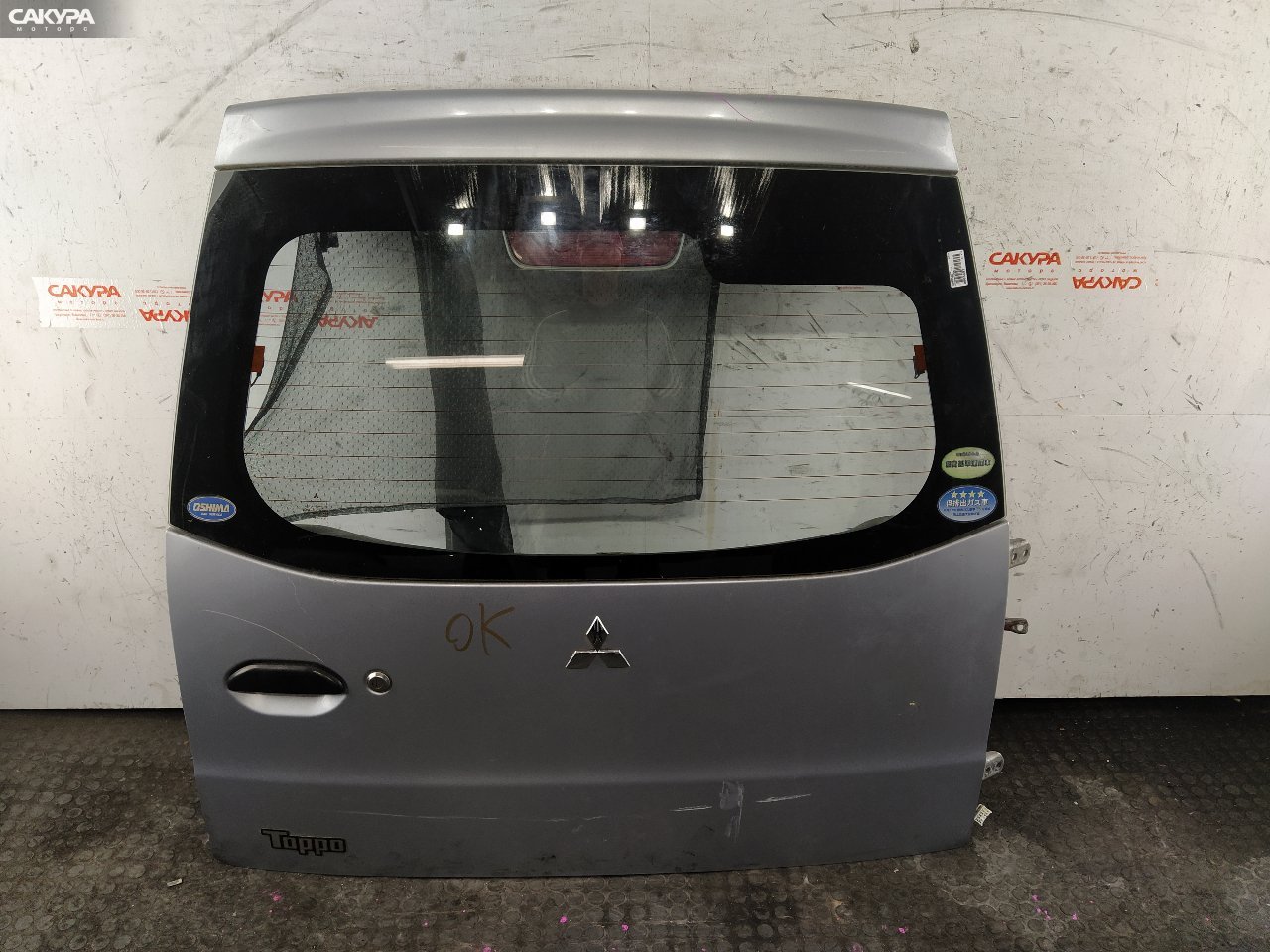 Дверь багажника Mitsubishi Toppo H82A 3G83: купить в Сакура Красноярск.
