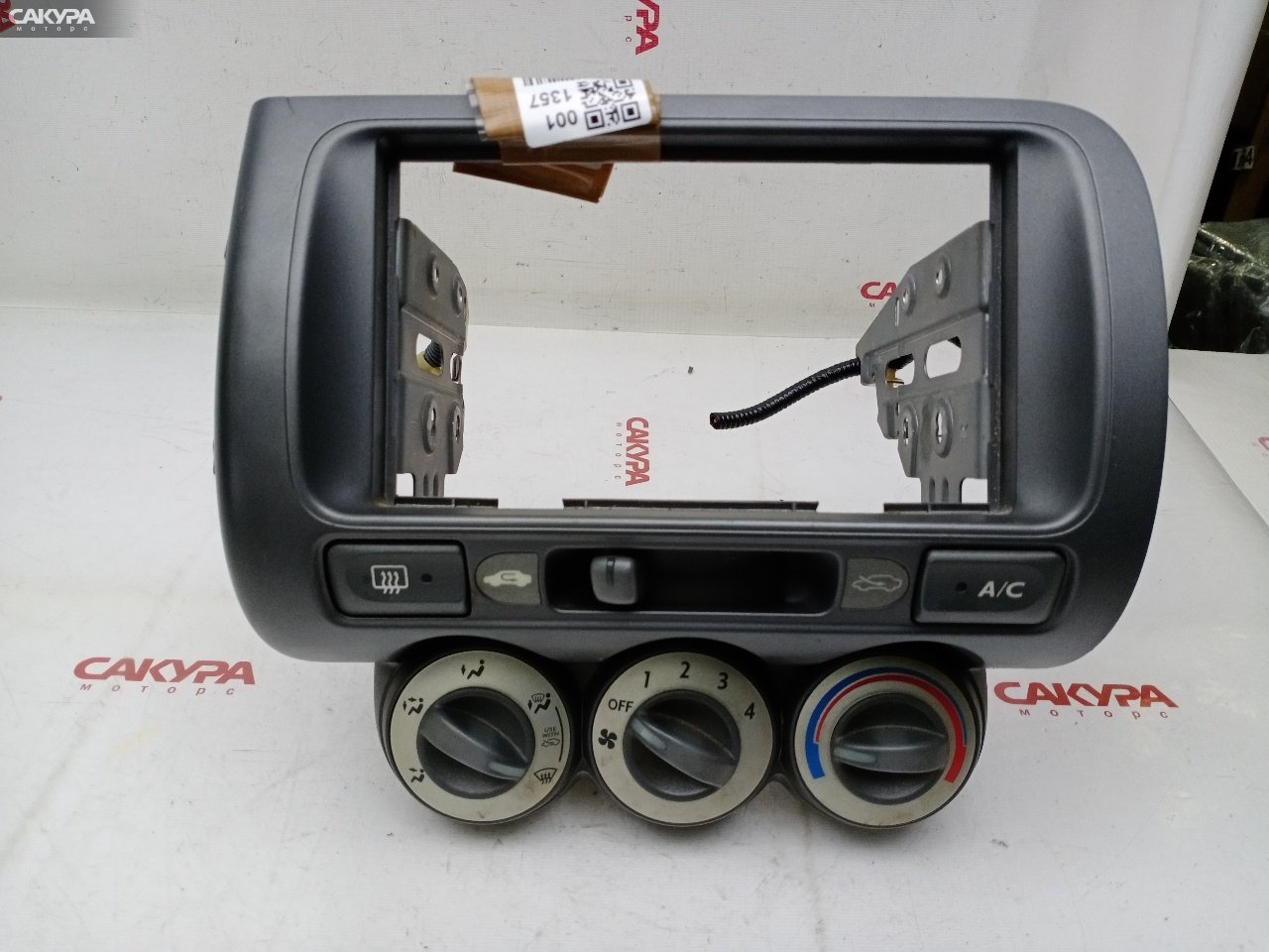 Блок управления климат-контролем Honda FIT GD1 L13A: купить в Сакура Красноярск.