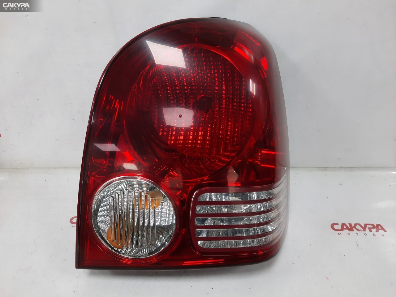 Фонарь стоп-сигнала правый Mitsubishi Dion CR9W 4G63 P1063: купить в Сакура Красноярск.