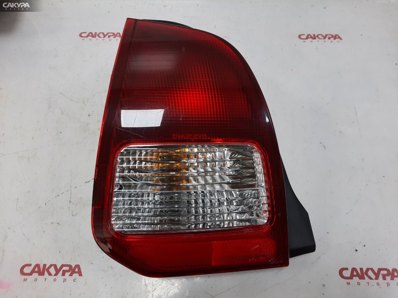 Фонарь стоп-сигнала левый Mitsubishi Mirage CJ2A 4G15 R1717: купить в Сакура Красноярск.
