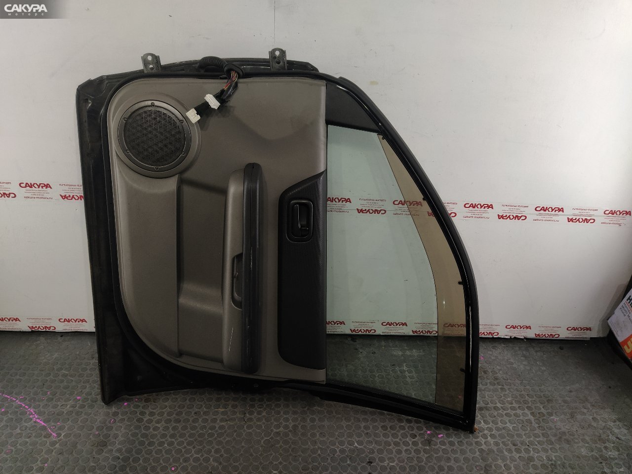 Дверь боковая передняя правая Nissan X-TRAIL NT30 QR20DE: купить в Сакура Красноярск.