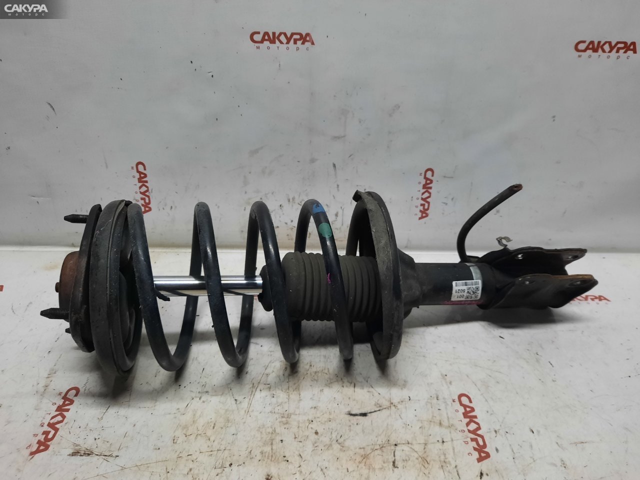 Стойка подвески передняя правая Mitsubishi Lancer Cedia CS5W 4G93: купить в Сакура Красноярск.