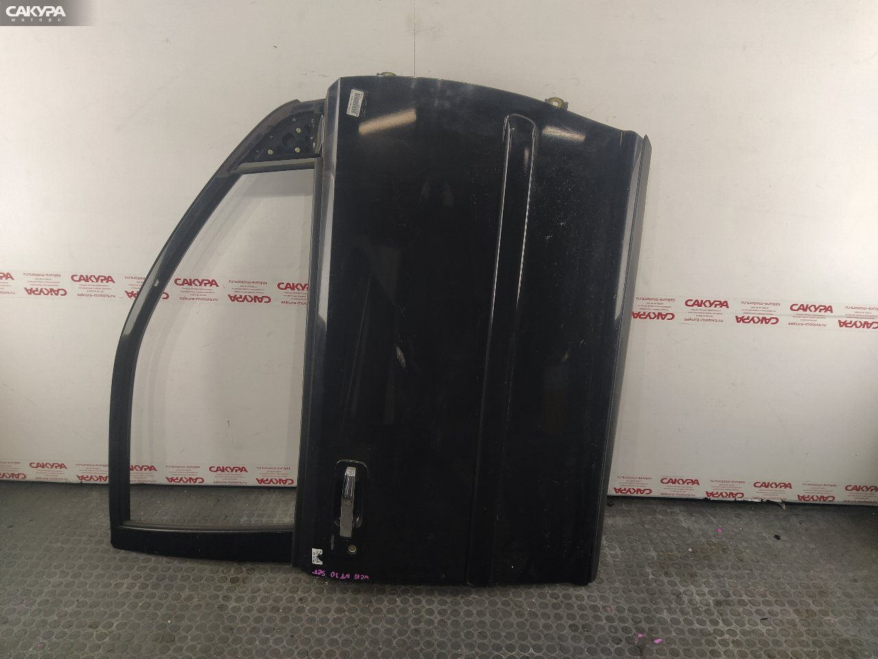 Дверь боковая передняя правая Nissan X-TRAIL NT30 QR20DE: купить в Сакура Красноярск.