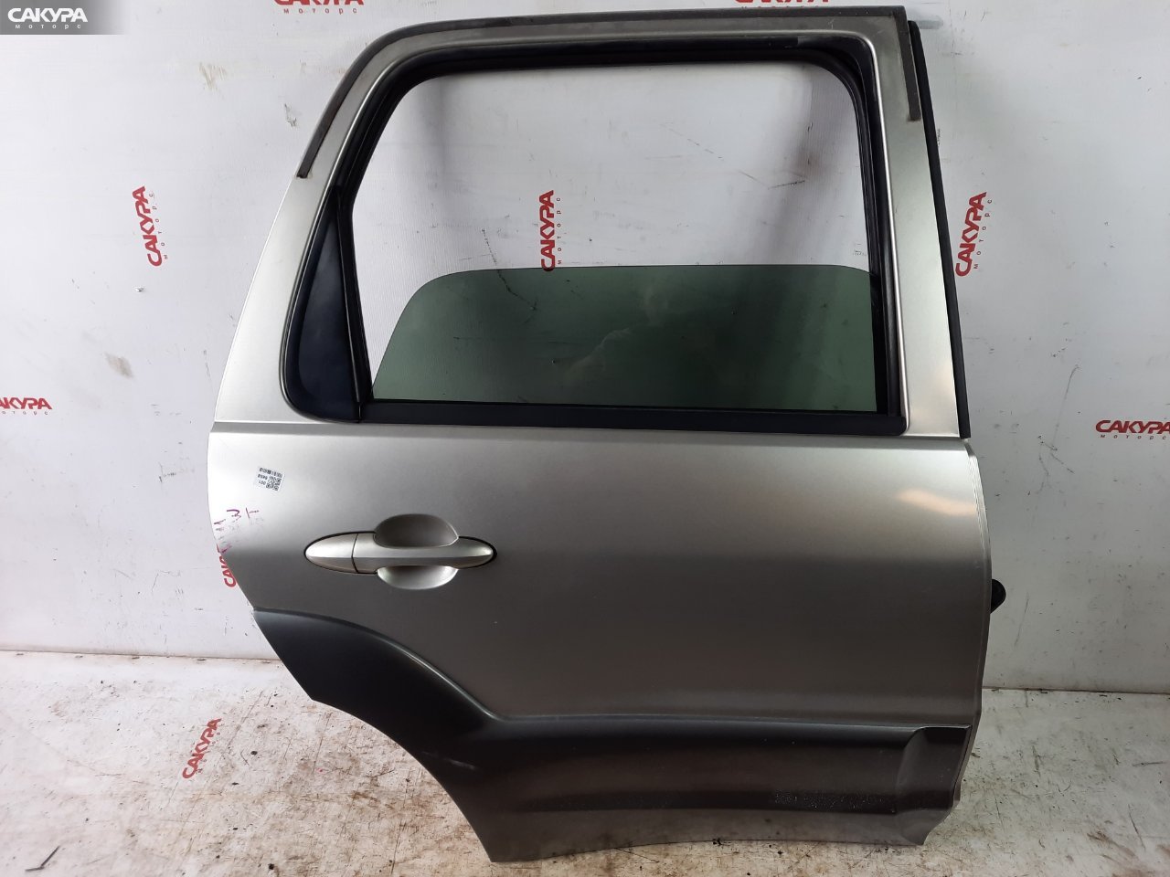 Дверь боковая задняя правая Mazda Tribute EPFW AJ: купить в Сакура Красноярск.