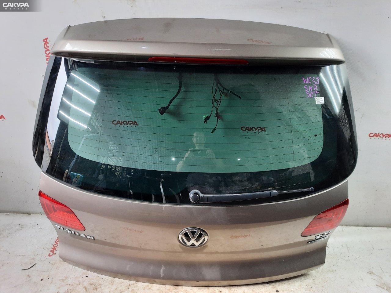 Дверь багажника Volkswagen Tiguan 5N2 CTHA: купить в Сакура Красноярск.