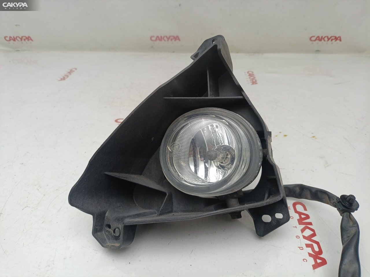 Фара противотуманная левая Mazda Premacy CWEAW LF-VE 114-61009: купить в Сакура Красноярск.