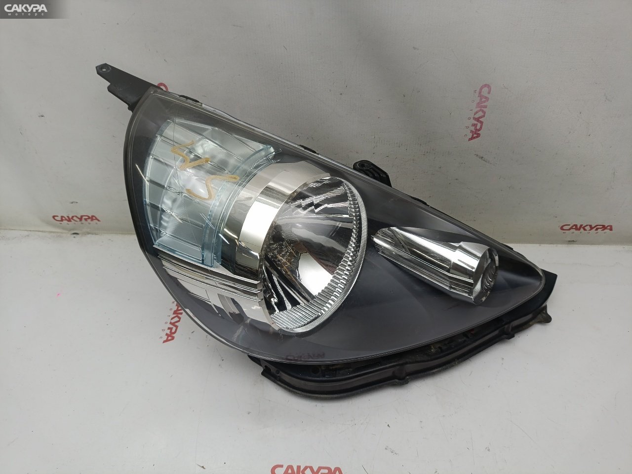 Фара правая Honda FIT GD1 L13A P4944: купить в Сакура Красноярск.