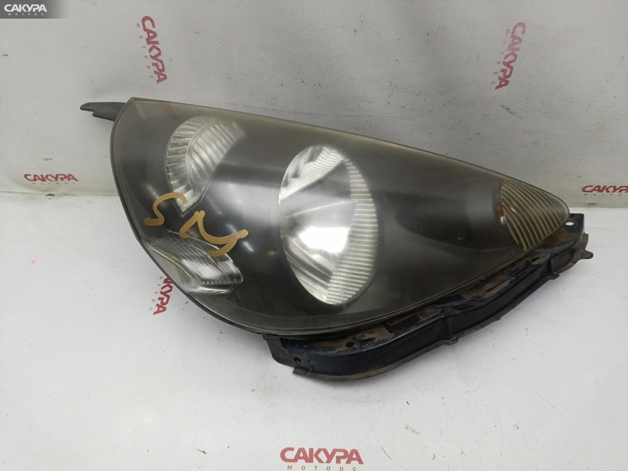 Фара правая Honda FIT GD1 L13A P1680: купить в Сакура Красноярск.