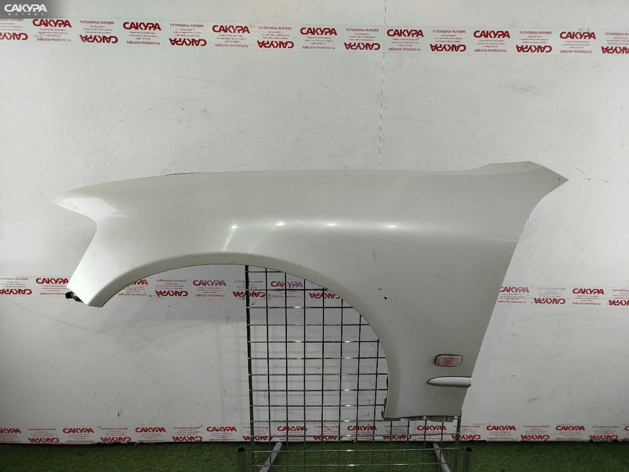 Крыло переднее левое Nissan Stagea M35 VQ25DD: купить в Сакура Красноярск.