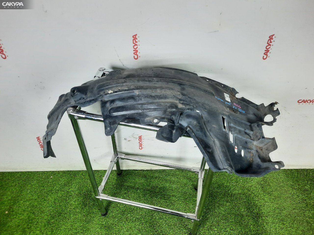 Подкрылок передний правый Nissan Stagea M35 VQ25DD: купить в Сакура Красноярск.