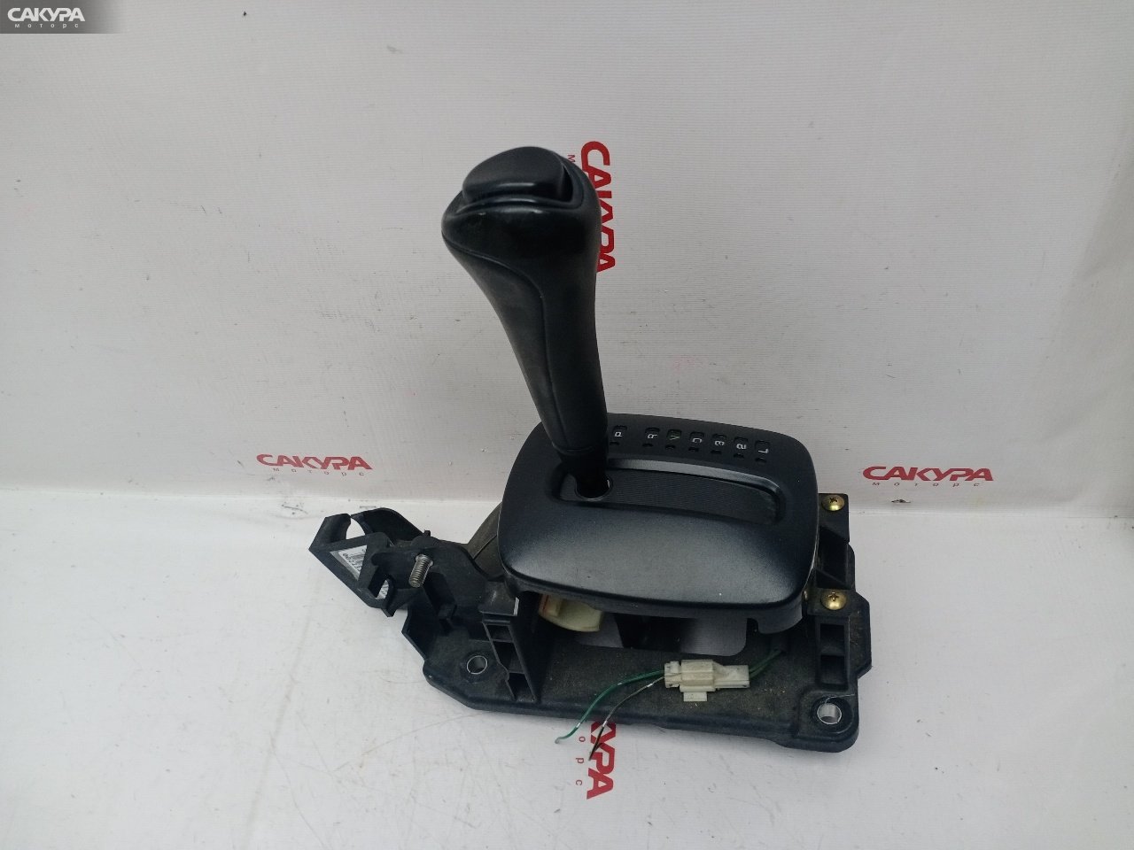 Рычаг переключения КПП Mitsubishi Mirage CJ1A 4G13: купить в Сакура Красноярск.