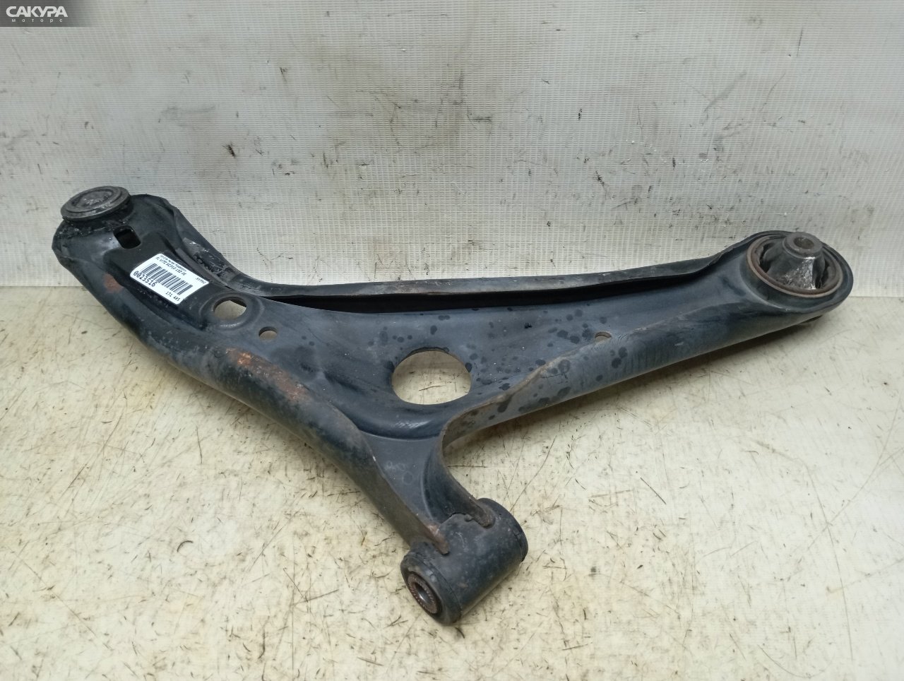 Рычаг подвески передний левый Toyota Vitz SCP10 1SZ-FE: купить в Сакура Красноярск.