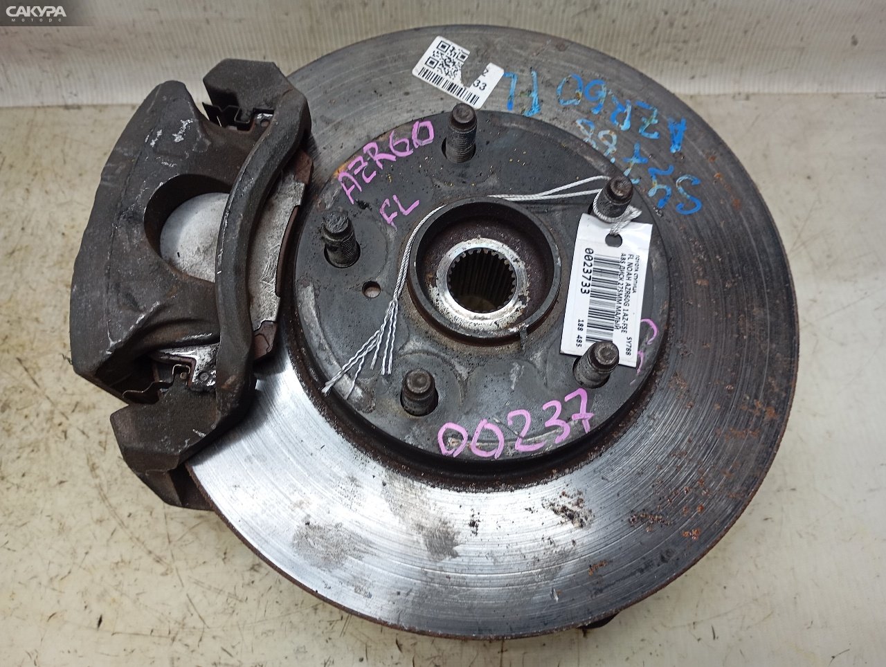 Ступица передняя левая Toyota Noah AZR60G 1AZ-FSE: купить в Сакура Красноярск.