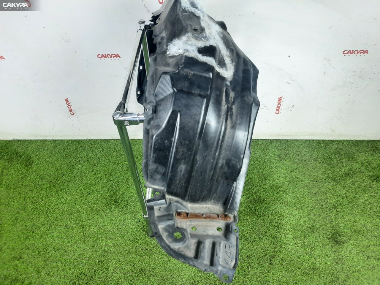 Подкрылок передний правый Toyota Corolla Fielder NZE161G 1NZ-FE: купить в Сакура Красноярск.