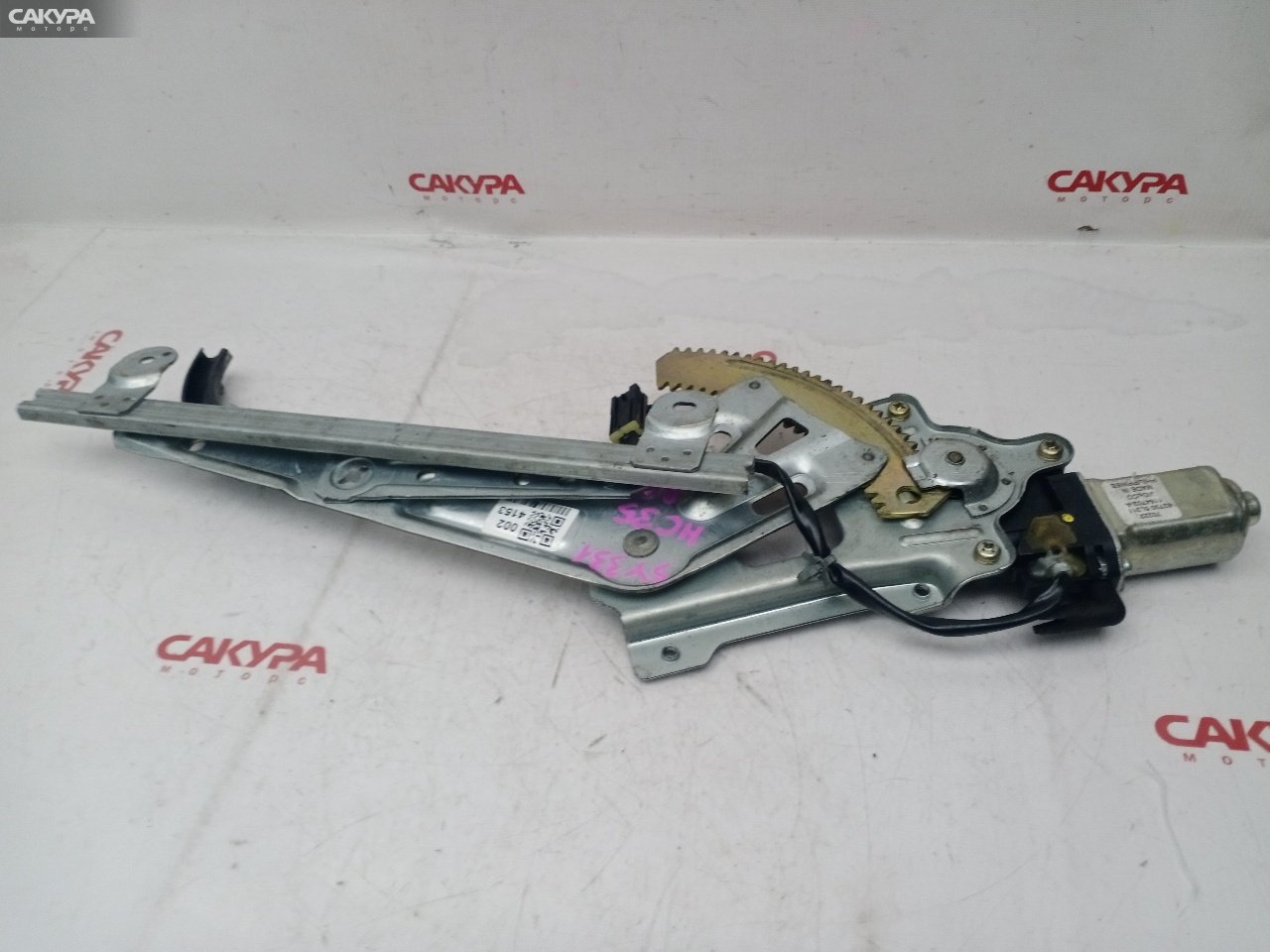 Стеклоподъемник задний правый Nissan Laurel HC35 RB20DE: купить в Сакура Красноярск.