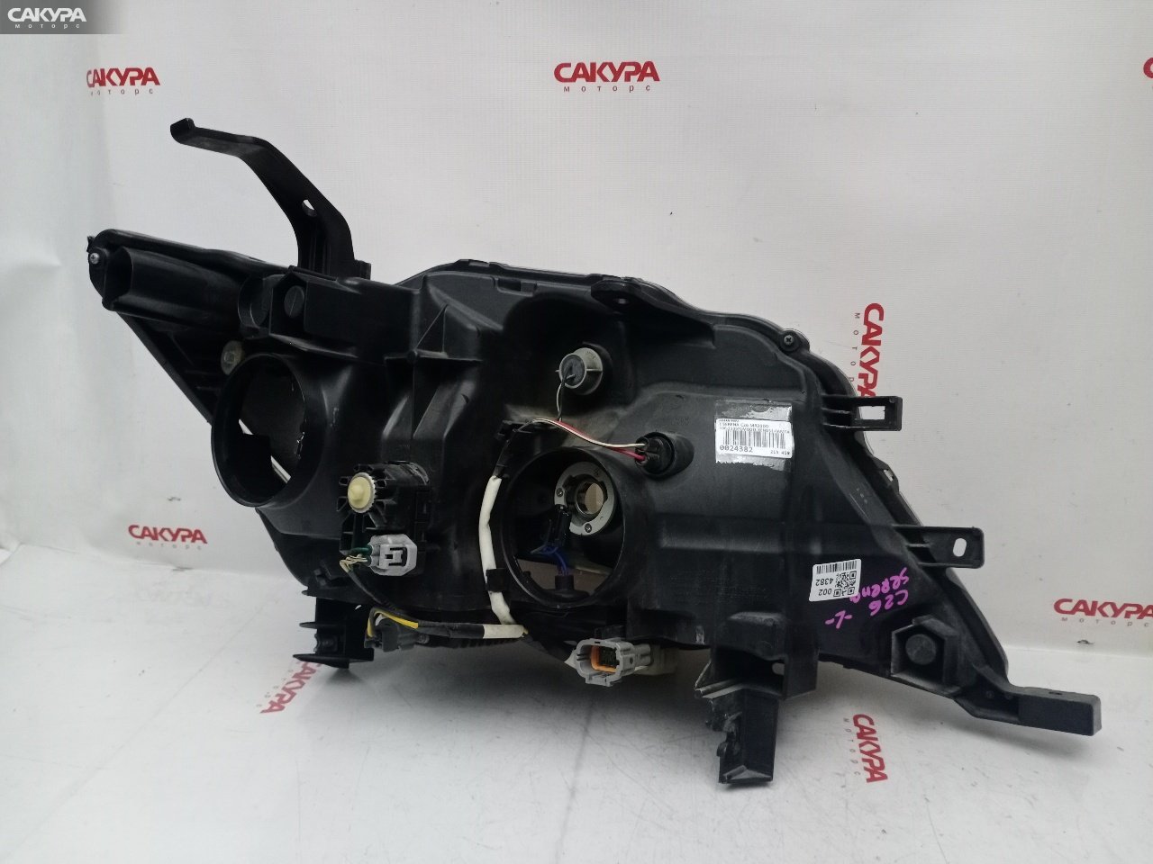 Фара левая Nissan Serena C26 MR20DD 100-23097: купить в Сакура Красноярск.