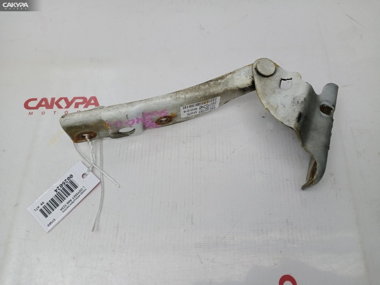 Кронштейн капота левый Honda Odyssey RA6 F23A: купить в Сакура Красноярск.