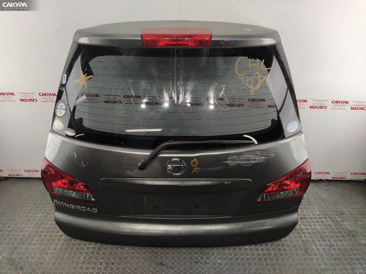 Дверь багажника Nissan Wingroad Y12 HR15DE: купить в Сакура Красноярск.