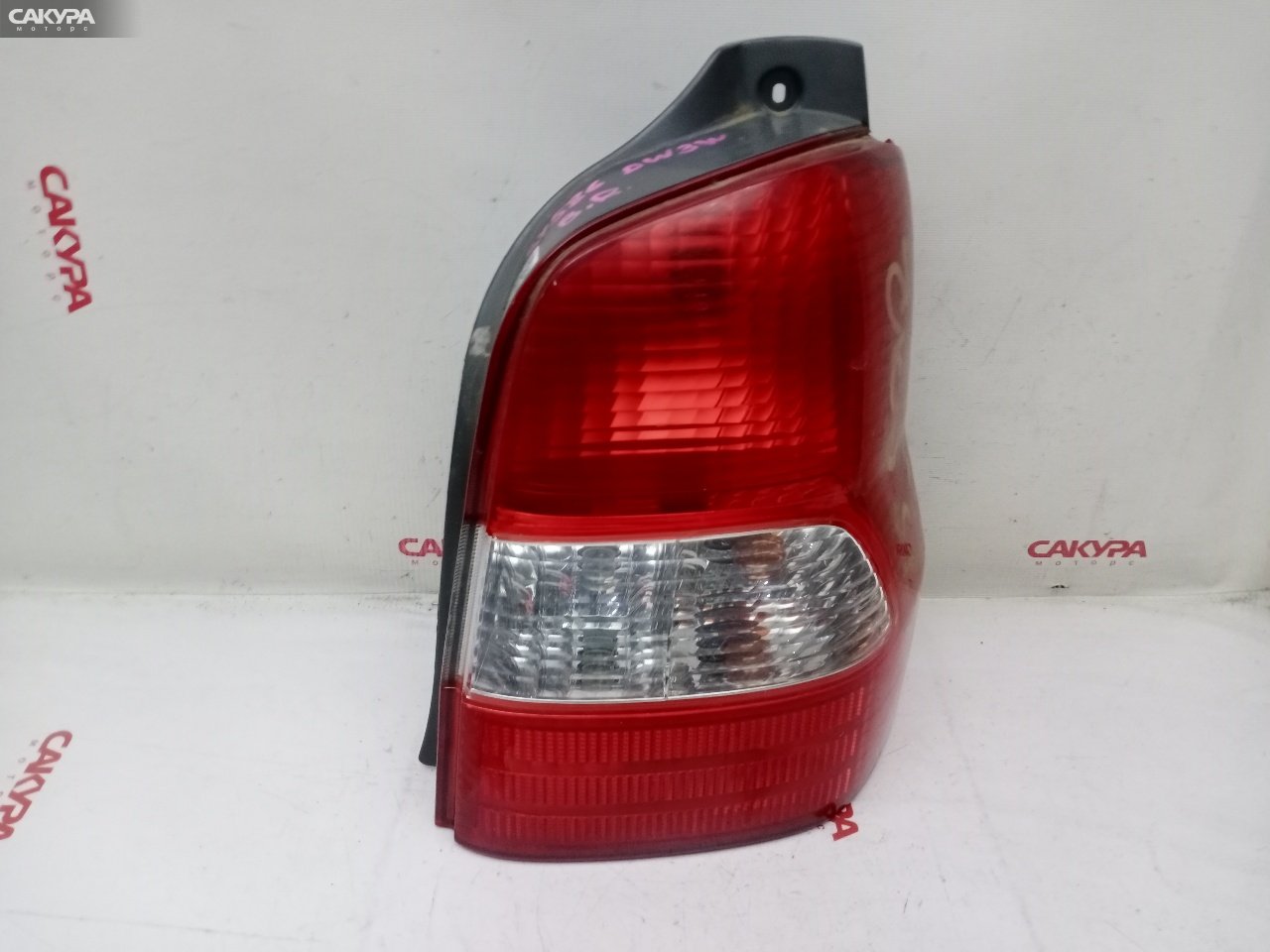 Фонарь стоп-сигнала правый Mazda Demio DW3W B3E 4902: купить в Сакура Красноярск.