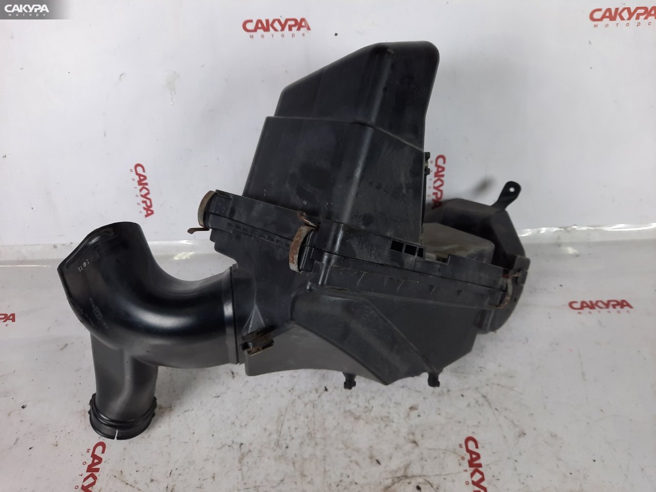 Корпус воздушного фильтра Nissan Serena TC24 QR20DE: купить в Сакура Красноярск.