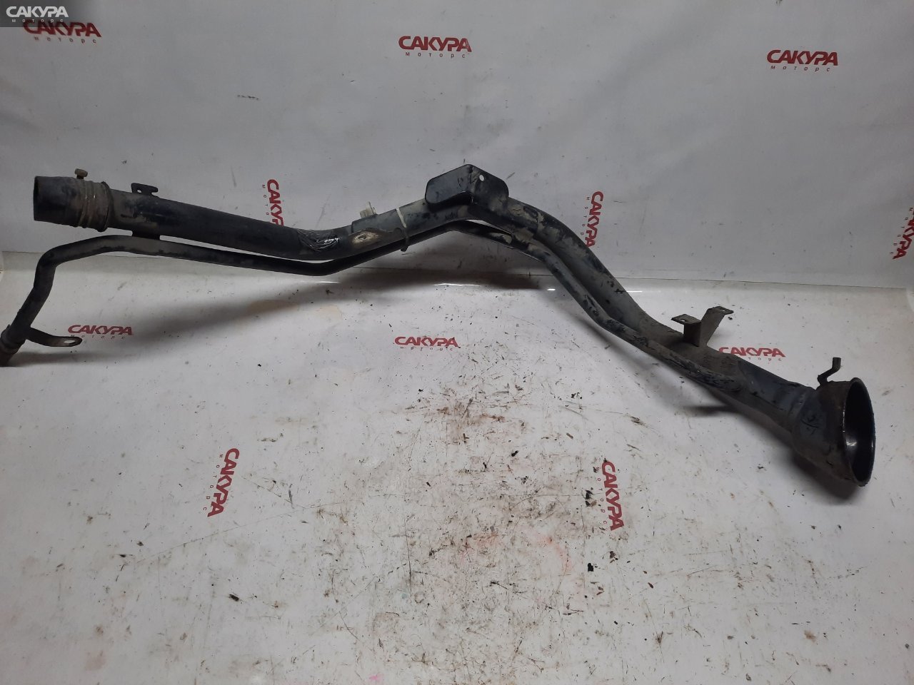 Горловина топливного бака Nissan Lafesta NB30 MR20DE: купить в Сакура Красноярск.