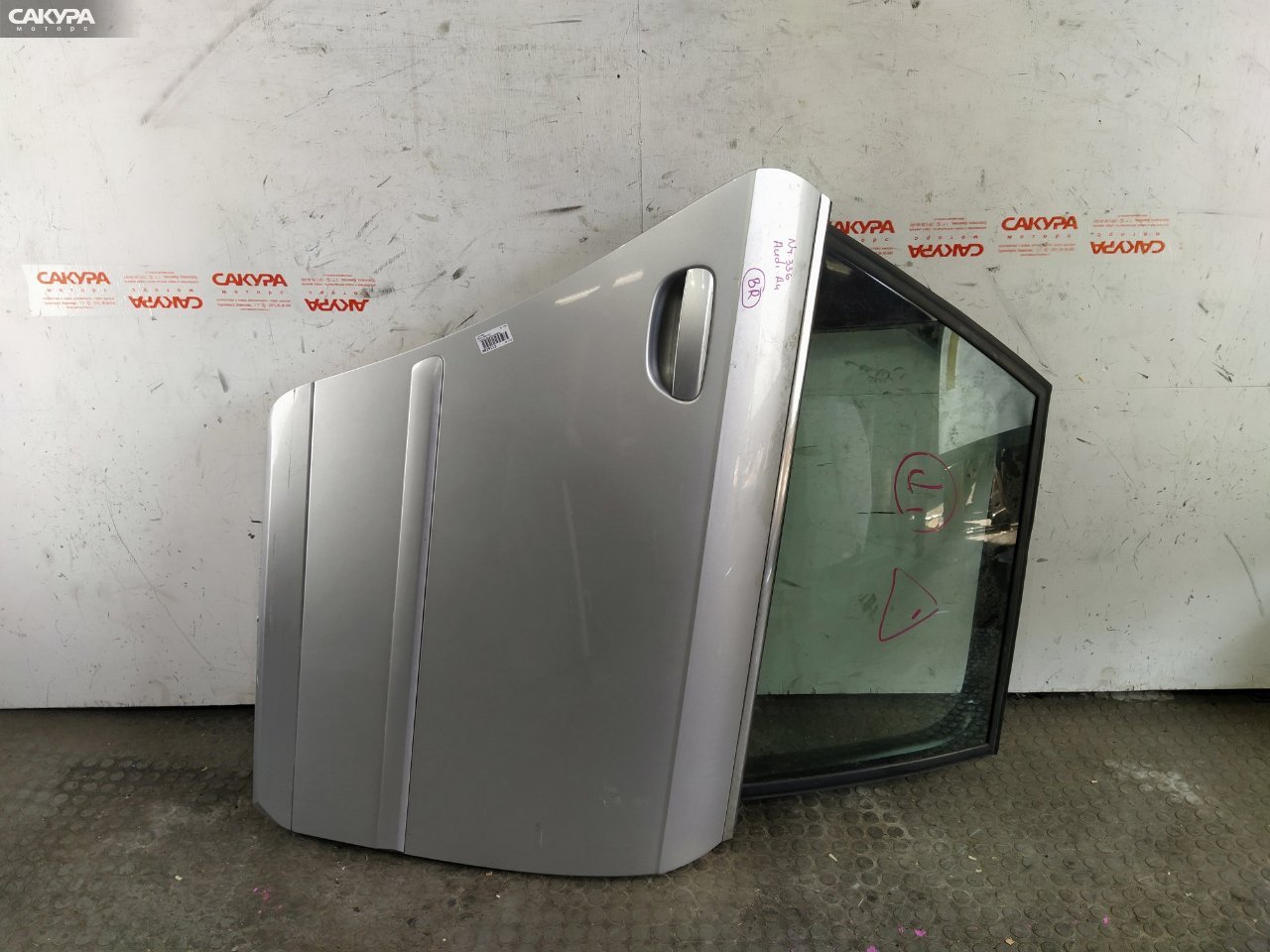 Дверь боковая задняя правая Audi A4 8ED ALT: купить в Сакура Красноярск.