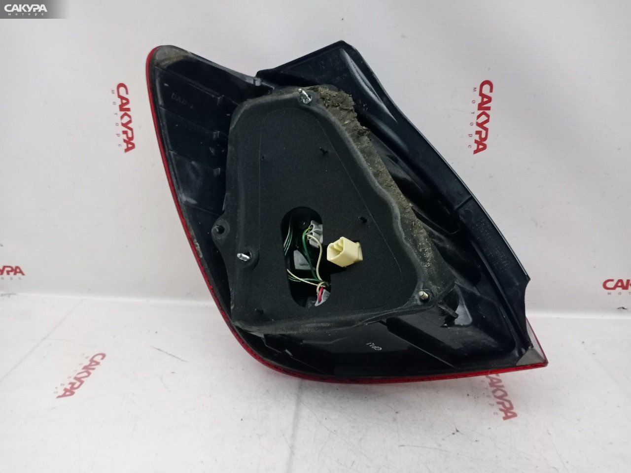 Фонарь стоп-сигнала правый Toyota Corolla Spacio NZE121N 1NZ-FE 13-85: купить в Сакура Красноярск.