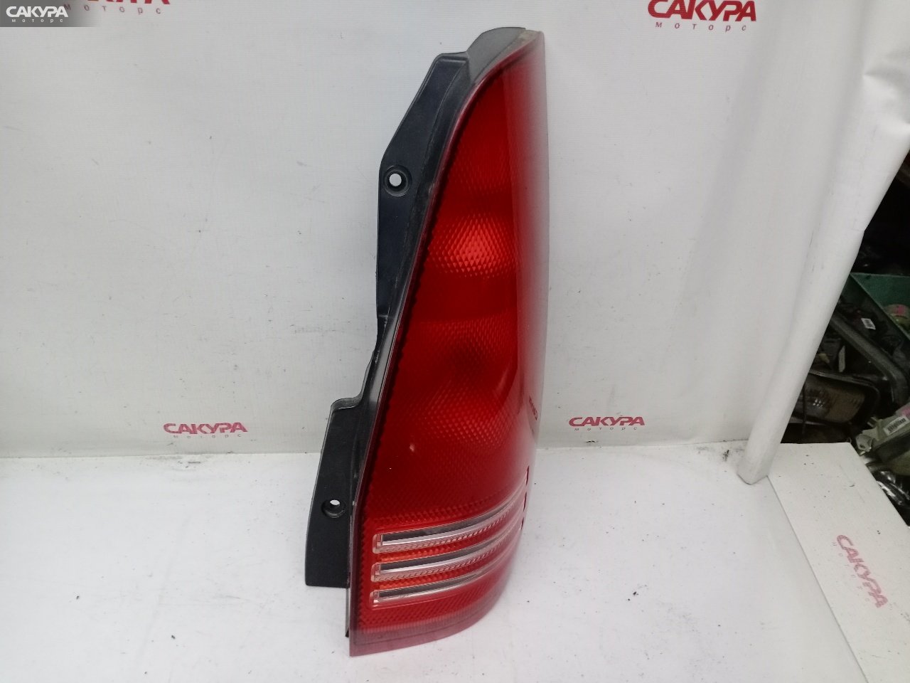 Фонарь стоп-сигнала правый Nissan Serena TC24 QR20DE 4901: купить в Сакура Красноярск.