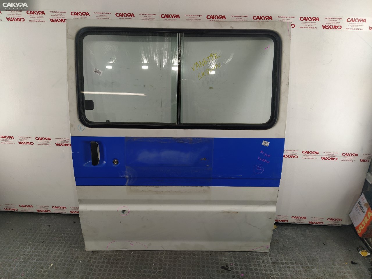 Дверь боковая задняя левая Nissan Vanette SK82VN F8: купить в Сакура Красноярск.