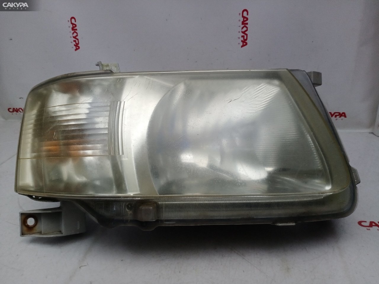 Фара правая Toyota Succeed NCP51V 1NZ-FE 52-076: купить в Сакура Красноярск.