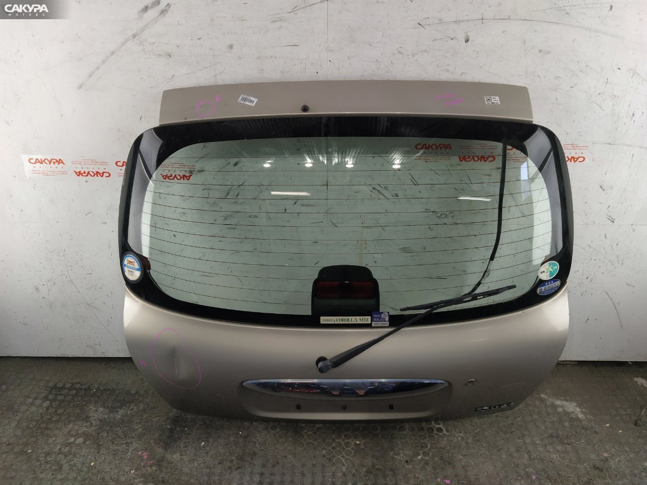 Дверь багажника Toyota Duet M100A EJ-VE: купить в Сакура Красноярск.