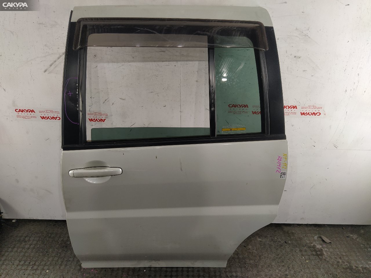 Дверь боковая задняя левая Nissan Liberty RNM12 QR20DE: купить в Сакура Красноярск.