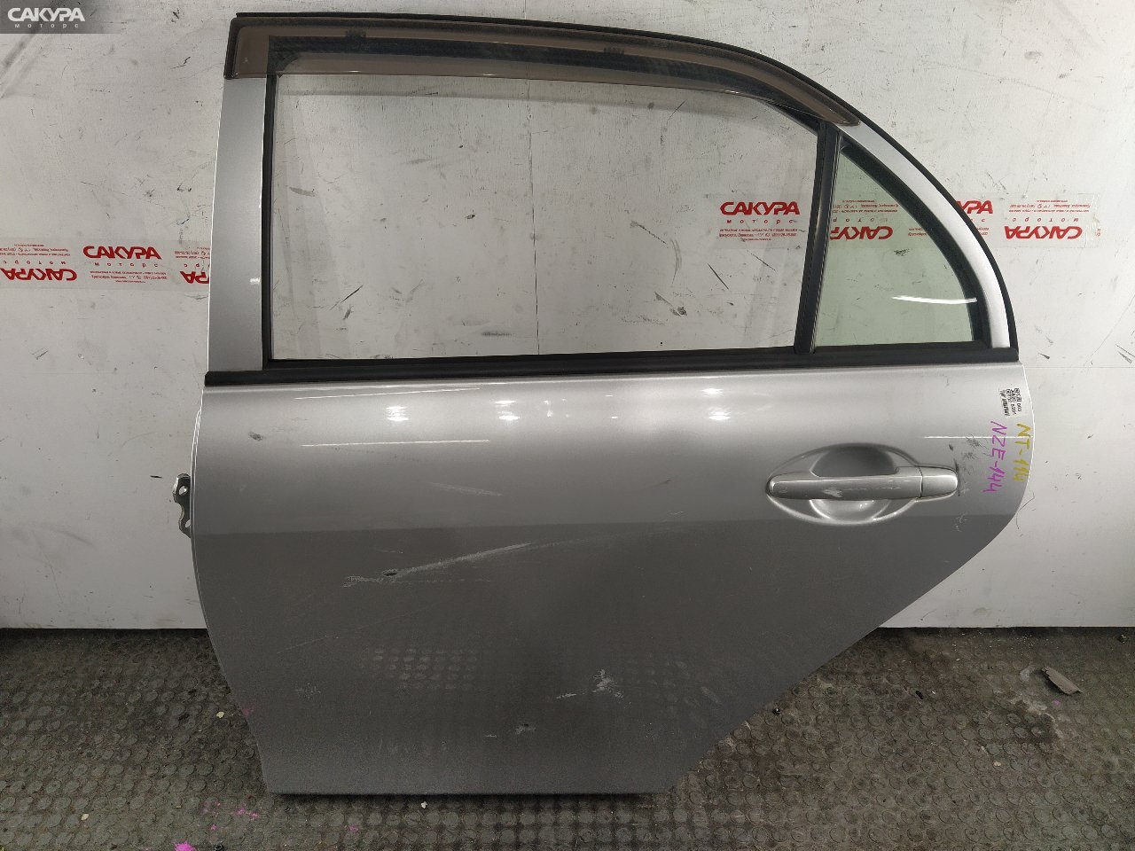 Дверь боковая задняя левая Toyota Corolla Axio NZE144 1NZ-FE: купить в Сакура Красноярск.