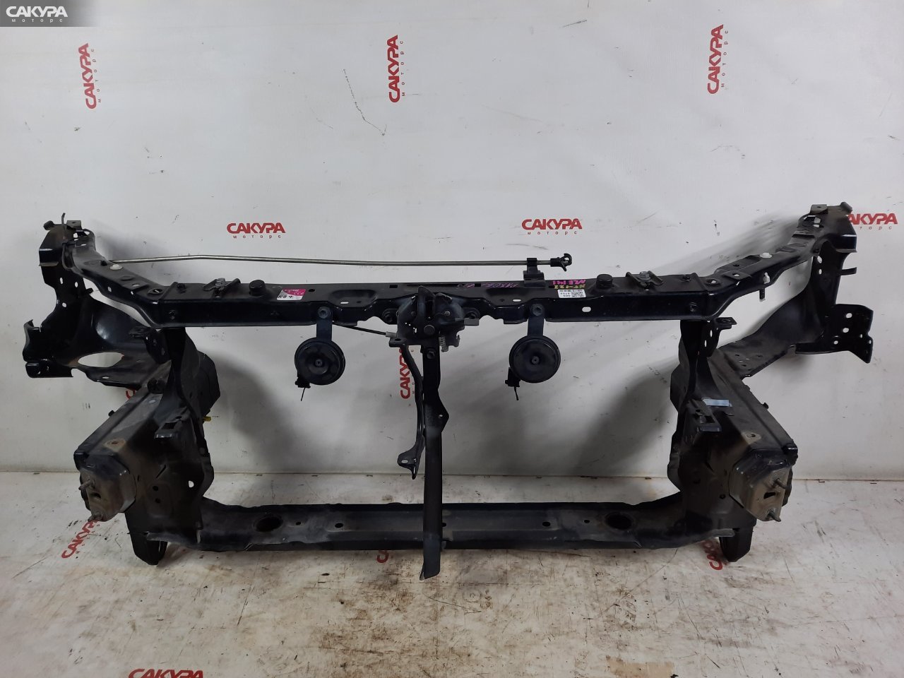 Рамка радиатора Toyota Corolla Fielder NZE141G 1NZ-FE: купить в Сакура Красноярск.