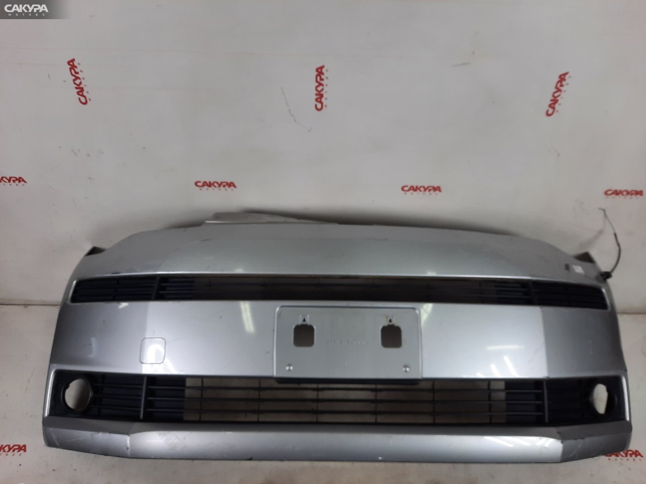 Бампер передний Toyota Spade NCP141 1NZ-FE: купить в Сакура Красноярск.