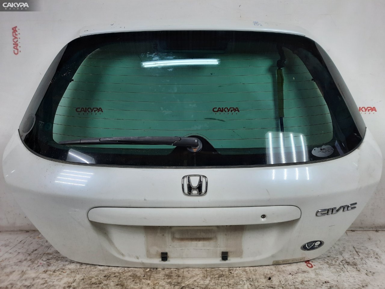 Дверь задняя багажника Honda Civic EU1 D15B: купить в Сакура Красноярск.